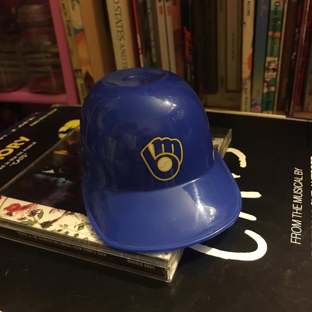1980 Milwaukee B R E W E R S plastic collectible hat